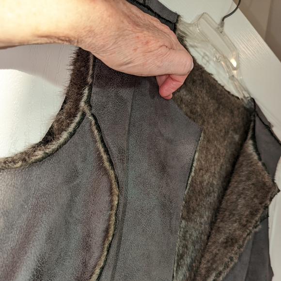 Faux Suede & Fur Vest, Pieced Construction, Chest Pit to Pit Lying Flat 22" - Picture 2 of 9